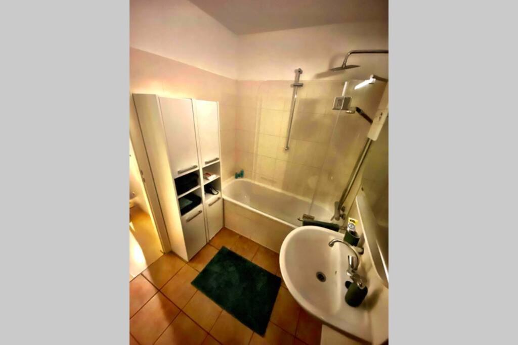 2 Zimmer Apartment mit Blick auf den Kölner Dom