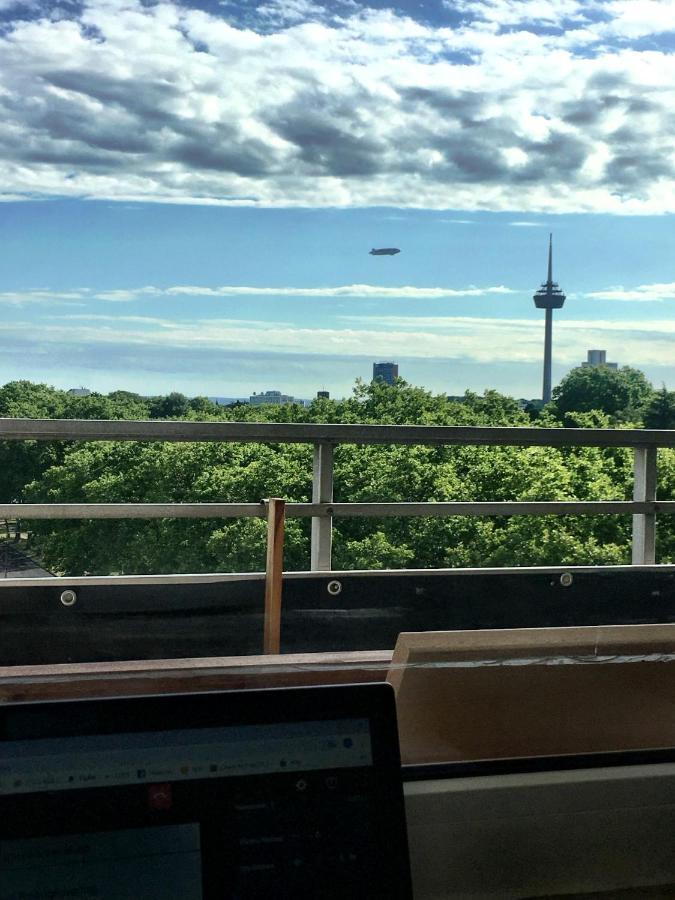 2 Zimmer Apartment mit Blick auf den Kölner Dom Apartment Köln