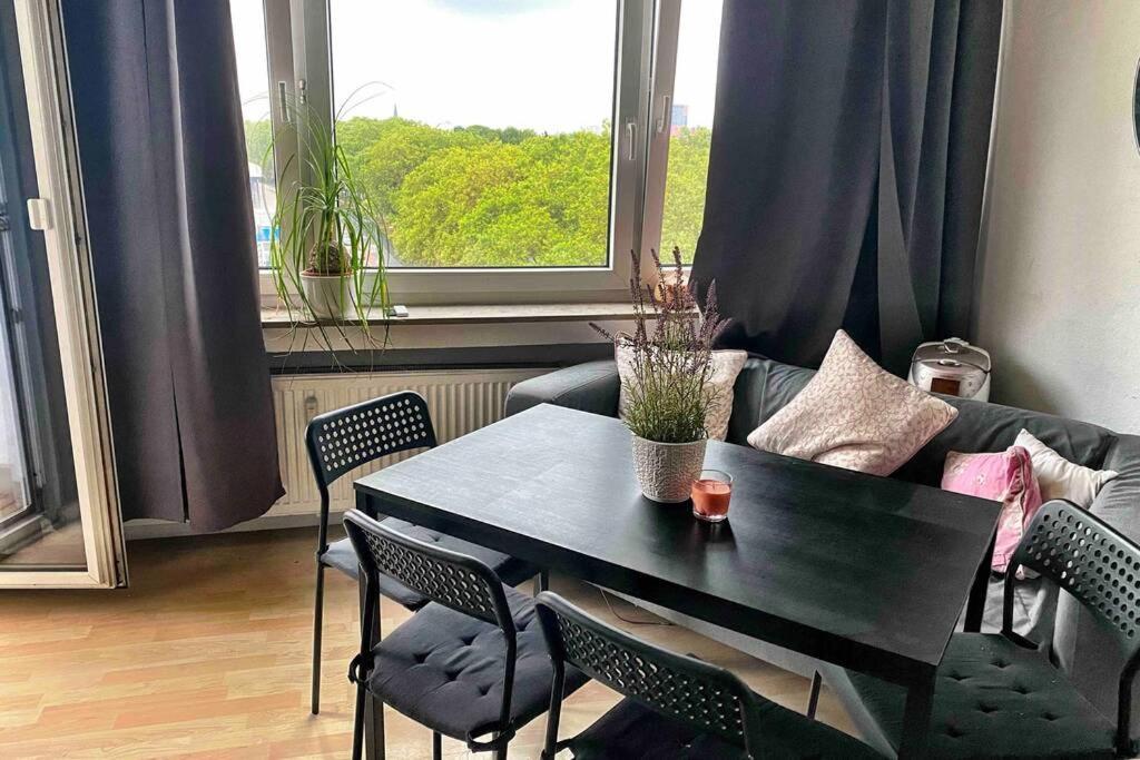 2 Zimmer Apartment mit Blick auf den Kölner Dom * Köln